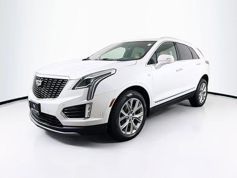 Used 2020 Cadillac XT5 Premium Luxury image 3