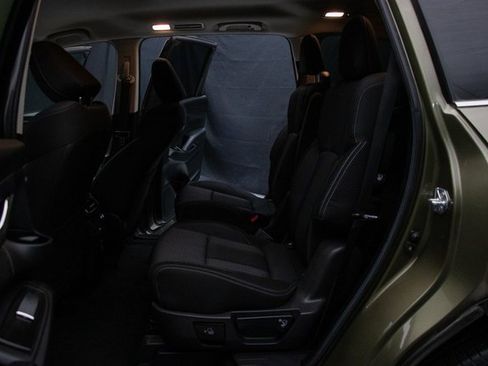 Used 2024 Subaru Ascent Premium w/ Convenience Package image 22