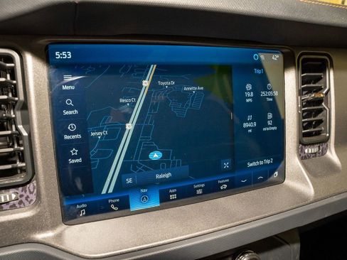 Used 2024 Ford Bronco Badlands image 14