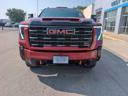 Used 2025 GMC Sierra 2500 AT4 w/ AT4 Premium Plus Package AWD/4WD image 3