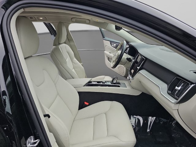 Used 2023 Volvo V60 B5 Cross Country Plus w/ Climate Package AWD/4WD image 33