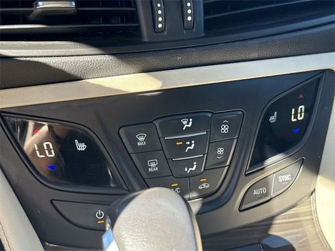 Used 2020 Buick Envision Preferred image 18