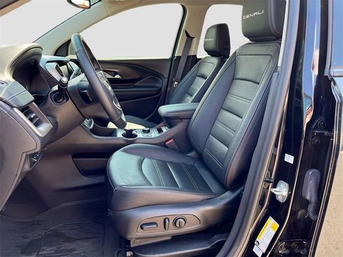 Used 2024 GMC Terrain Denali w/ Denali Premium Package image 21