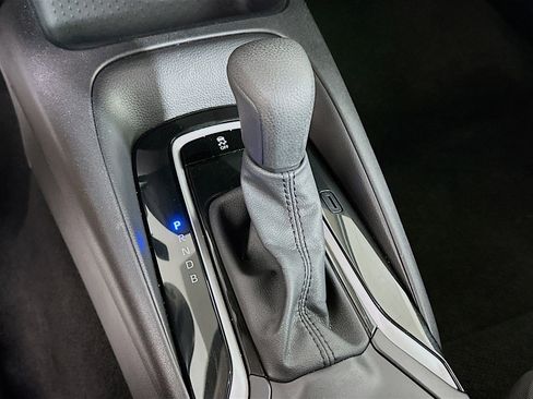 Used 2025 Toyota Corolla LE image 24