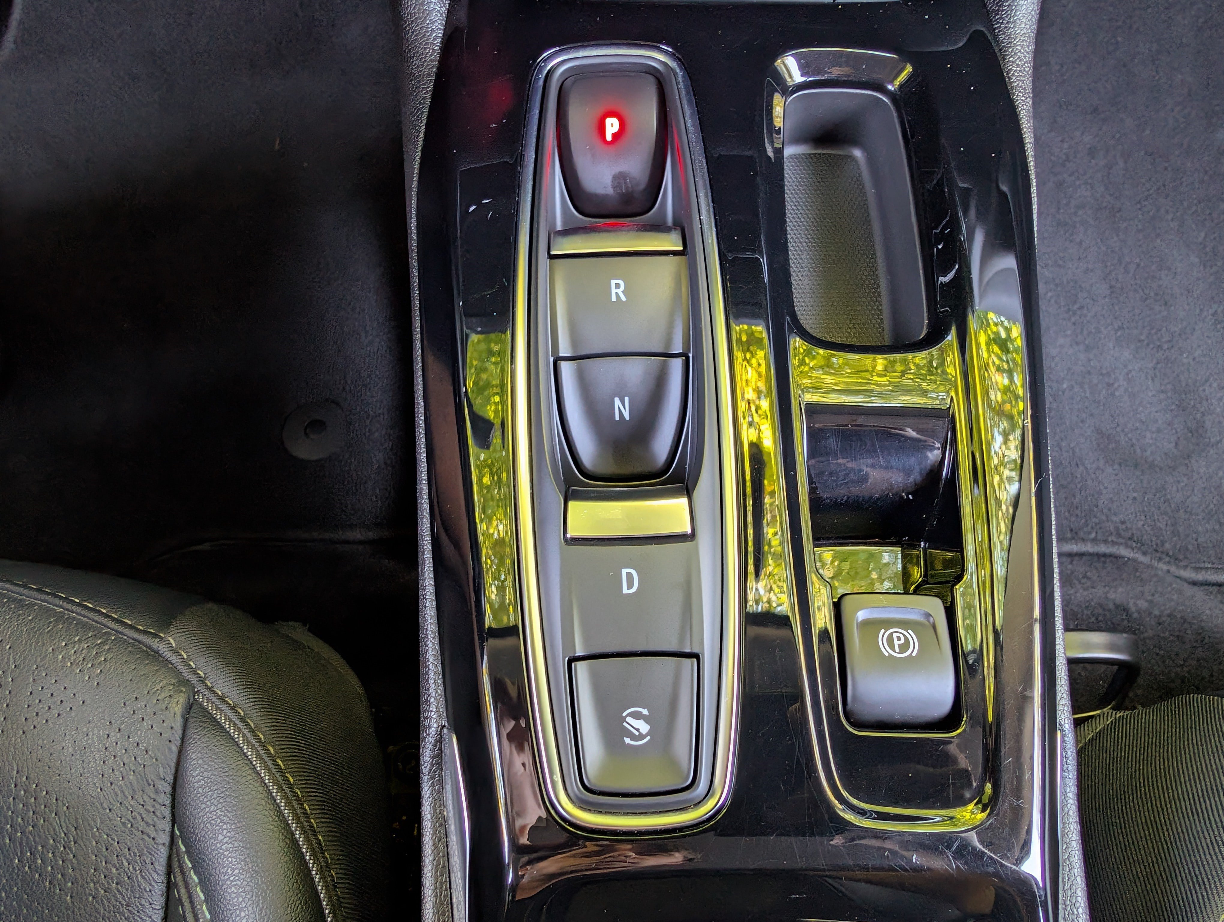 Used 2023 Chevrolet Bolt EUV LT w/ Convenience Package FWD image 30