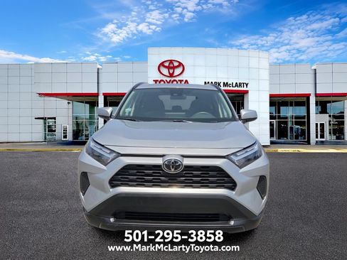 Used 2025 Toyota RAV4 XLE FWD image 8