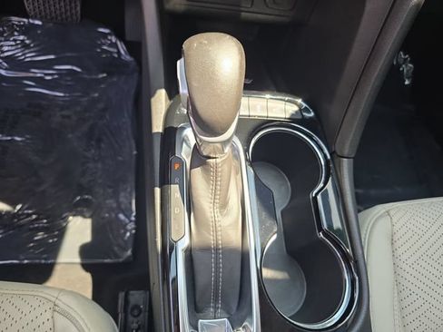 Certified 2022 Buick Encore GX Essence w/ Advanced Technology Package FWD image 23