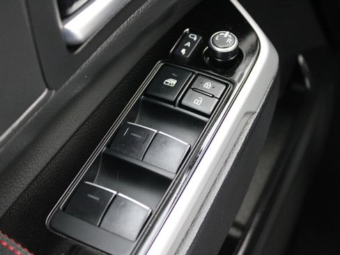 Used 2025 Toyota Sienna XSE w/ XSE Premium Package FWD image 19