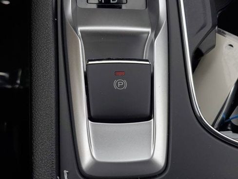 Used 2025 Subaru Ascent Limited w/ Popular Package #1 image 33