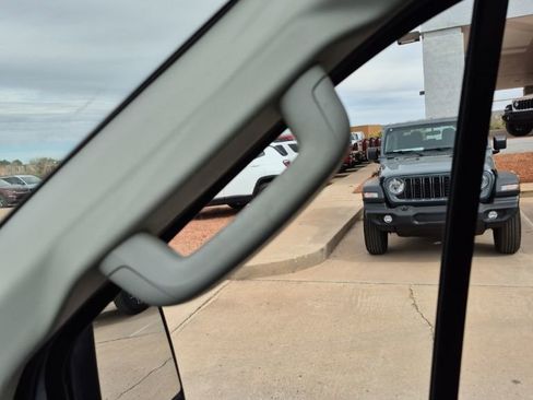 Used 2023 Ford Transit 350 XLT image 55