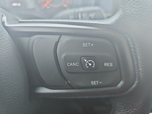 Used 2025 Jeep Gladiator Sport AWD/4WD image 23