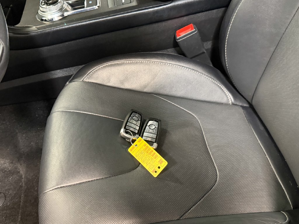 Used 2020 Ford Fusion Energi Titanium FWD image 20