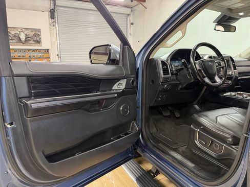 Used 2018 Ford Expedition Platinum AWD/4WD image 11