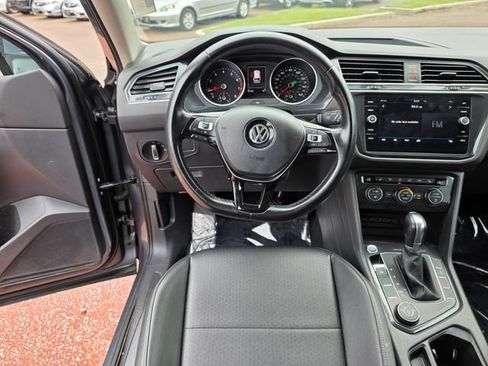 Used 2019 Volkswagen Tiguan SE w/ Panoramic Sunroof Package AWD/4WD image 13