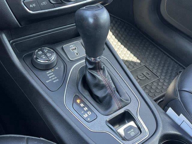 Used 2020 Jeep Cherokee Trailhawk w/ Cold Weather Group AWD/4WD image 25
