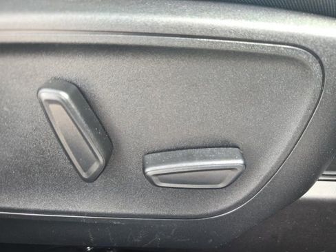 Used 2025 Ford Escape Platinum image 44