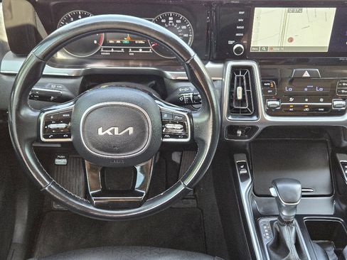 Used 2023 Kia Sorento S w/ Panoramic Sunroof Package image 10