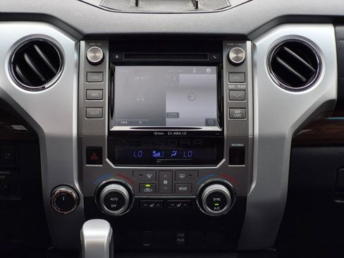 Used 2017 Toyota Tundra Limited w/ Limited Premium Package AWD/4WD image 20