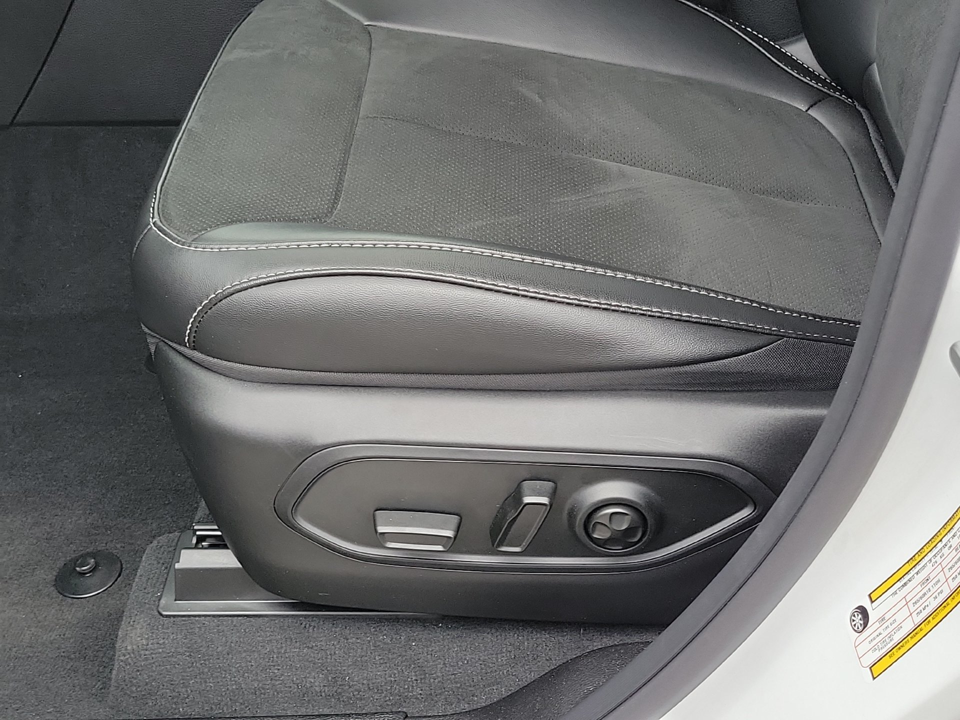 New 2026 Jeep Grand Cherokee Altitude RWD image 12