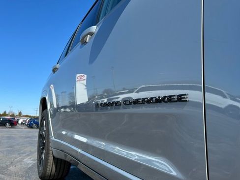 New 2026 Jeep Grand Cherokee L Summit image 18