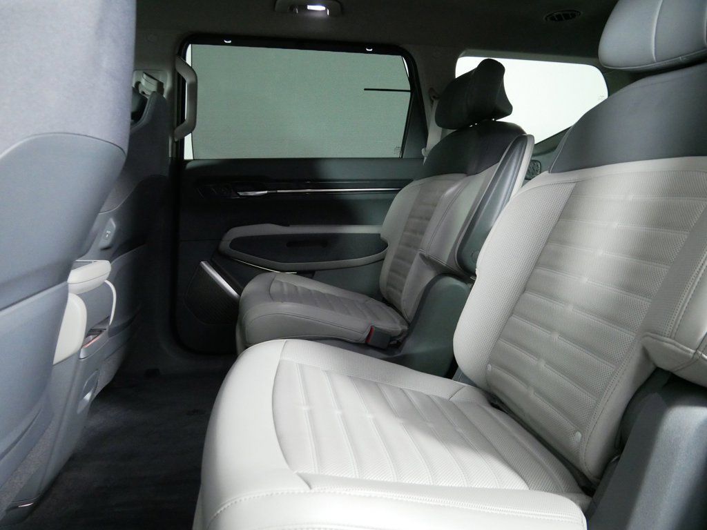 Used 2024 Kia EV9 Land AWD/4WD image 18