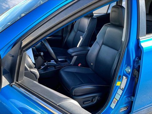 Certified 2018 Toyota RAV4 Limited image 24