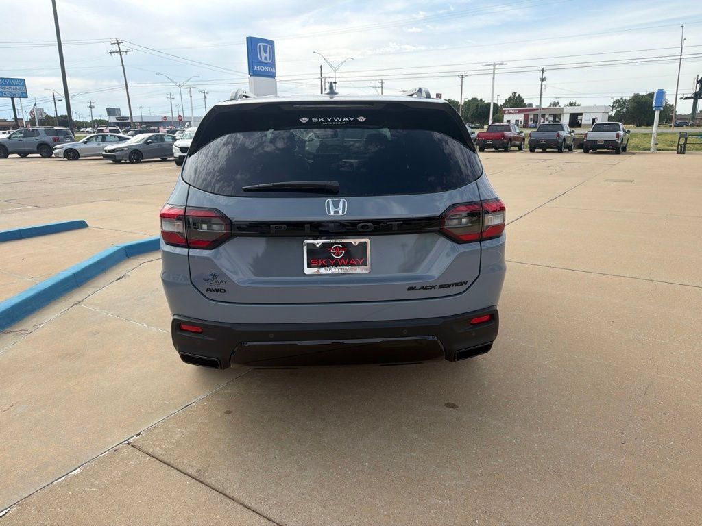 New 2026 Honda Pilot Black Edition image 9