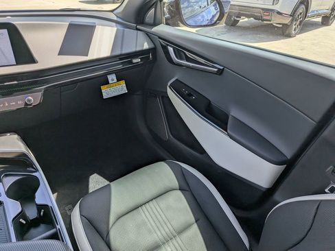 Certified 2024 Kia EV6 GT-Line AWD/4WD image 17