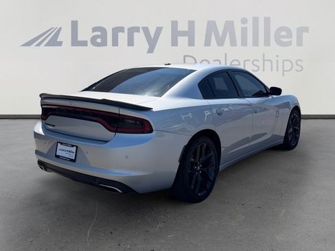 Used 2021 Dodge Charger SXT w/ Blacktop Package RWD image 5