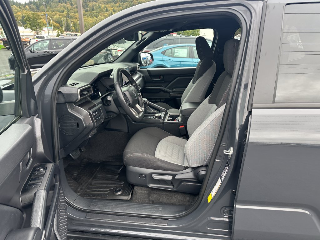 Used 2025 Toyota 4Runner TRD Off-Road AWD/4WD image 13