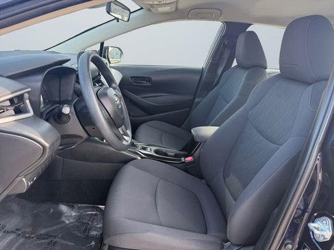 Used 2022 Toyota Corolla LE image 9