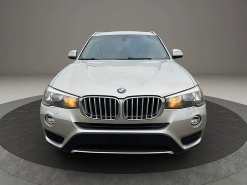 Used 2017 BMW X3 sDrive28i RWD image 3