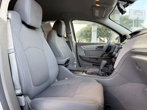 Used 2017 Chevrolet Traverse LT image 15