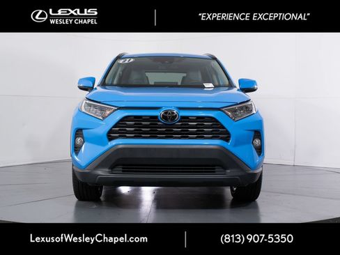 Used 2021 Toyota RAV4 XLE Premium AWD/4WD image 9