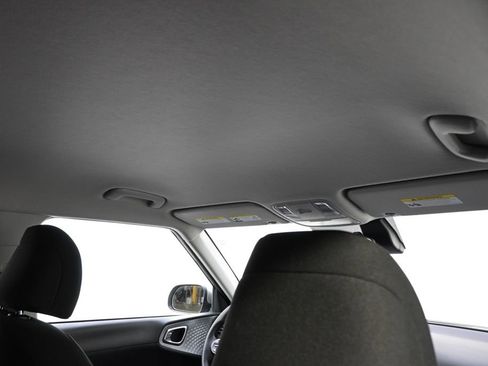 Used 2025 Kia Soul LX w/ LX Technology Package image 16