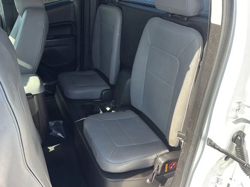 Used 2018 Chevrolet Colorado W/T image 12