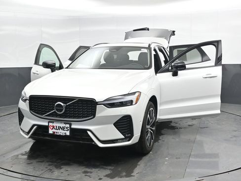 Used 2024 Volvo XC60 B5 Plus w/ Protection Package Premier image 47