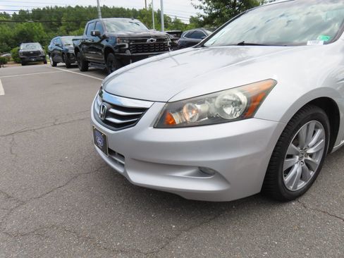 Used 2011 Honda Accord EX-L image 8