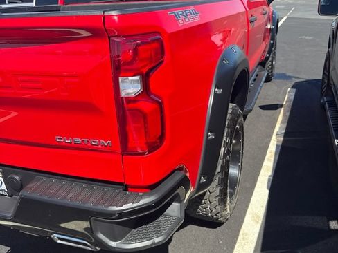 Used 2020 Chevrolet Silverado 1500 Custom Trail Boss w/ Custom Convenience Package AWD/4WD image 9