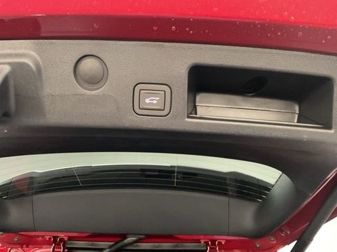 New 2026 Chevrolet Equinox LT w/ Convenience Package II FWD image 27