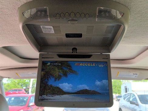 Used 2008 GMC Envoy Denali w/ Sun And 6-Disc Cd Package RWD image 30