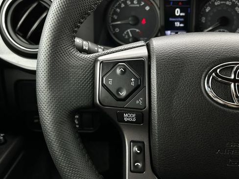 Used 2021 Toyota Tacoma TRD Sport w/ Technology Package AWD/4WD image 14