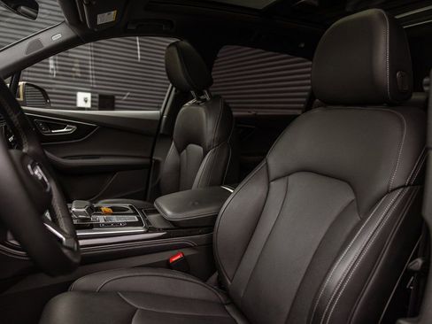 Used 2025 Audi Q7 3.0T Prestige image 5