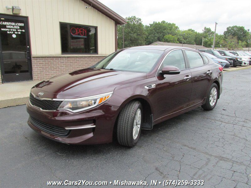 Used 2017 Kia Optima LX FWD image 3
