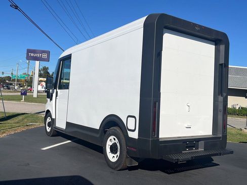 New 2025 Chevrolet Brightdrop 400 w/ Battery Pack, Max Range image 2