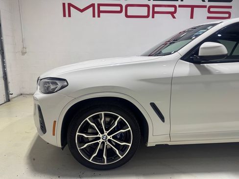 Used 2022 BMW X4 xDrive30i AWD/4WD image 3