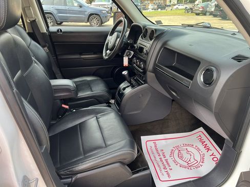 Used 2016 Jeep Patriot High Altitude image 16