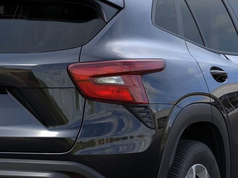New 2026 Chevrolet Trax LS w/ LS Convenience Package FWD image 11