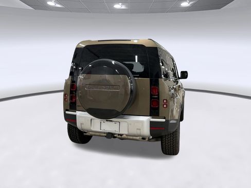 Used 2025 Land Rover Defender 110 S AWD/4WD image 9
