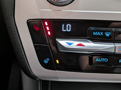 Used 2021 Ford Explorer XLT w/ Equipment Group 202A image 5